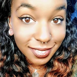 Meet your Posher, Yolanda